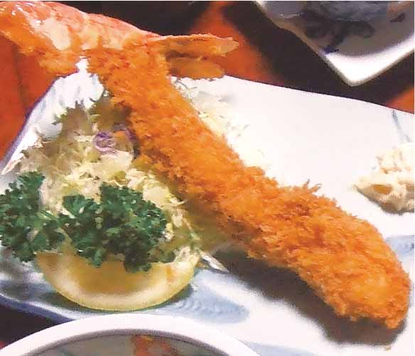 さなだ名物の特大エビフライ