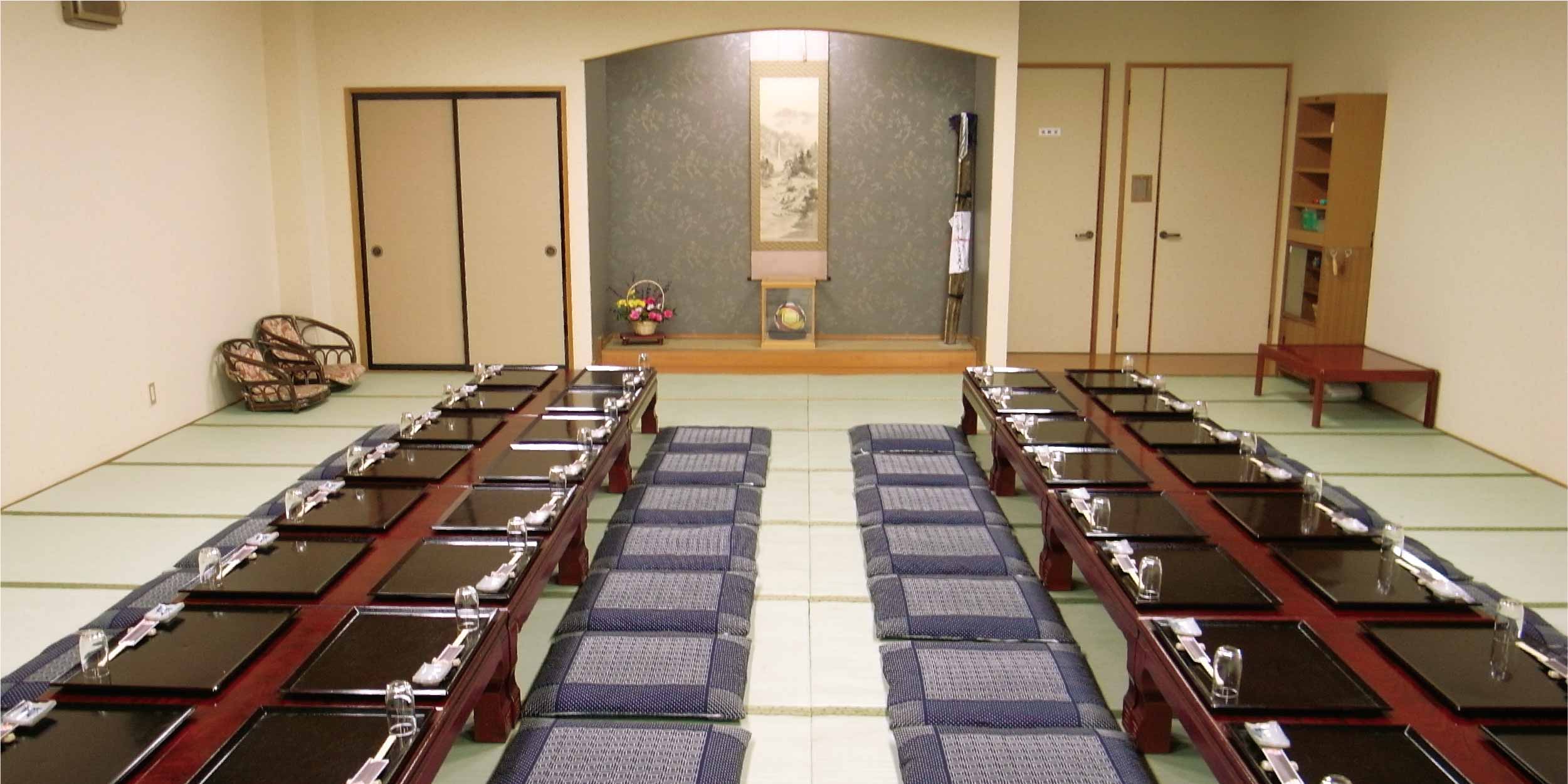 メインビジュアル--店内